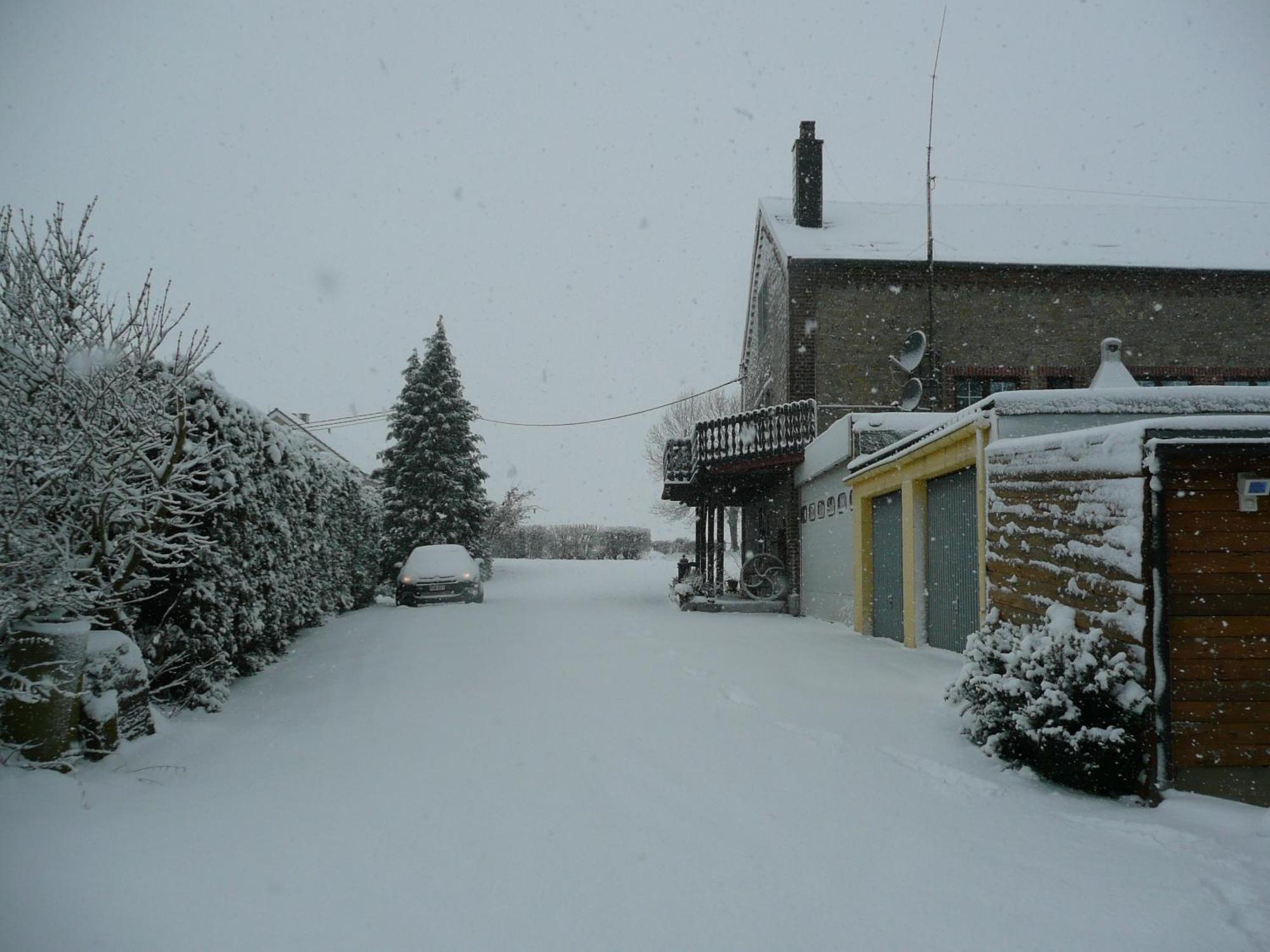 Ferienwohnung In Einem Alten Bauernhaus Lontzen Exterior foto